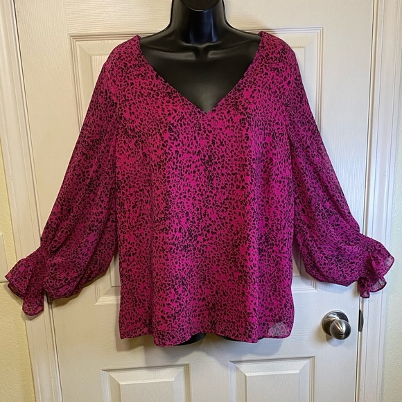 Vince Camuto Fuchsia Animal Print Blouse - Picture 1 of 6